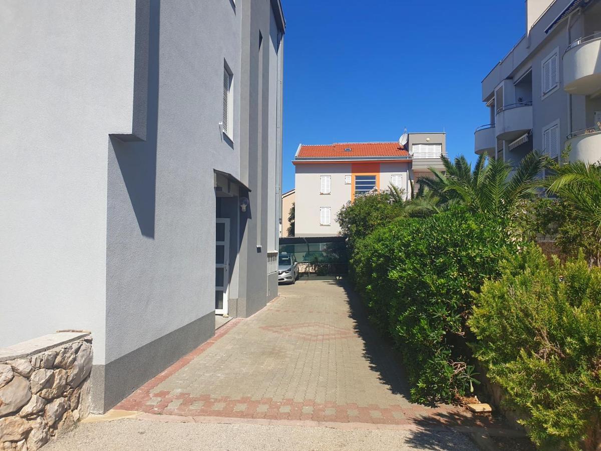 Deluxe Novalja Apartment Exterior photo